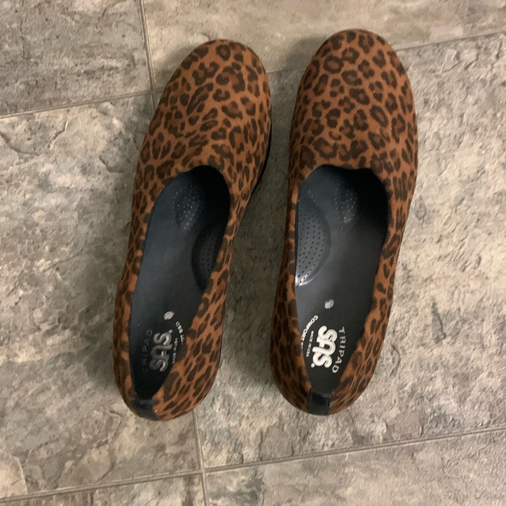 SAS Bliss Slip On Wedge Tan Leopard Size 10.5 W